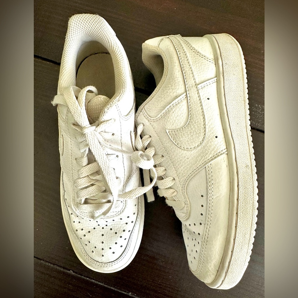 Nike women’s sneakers